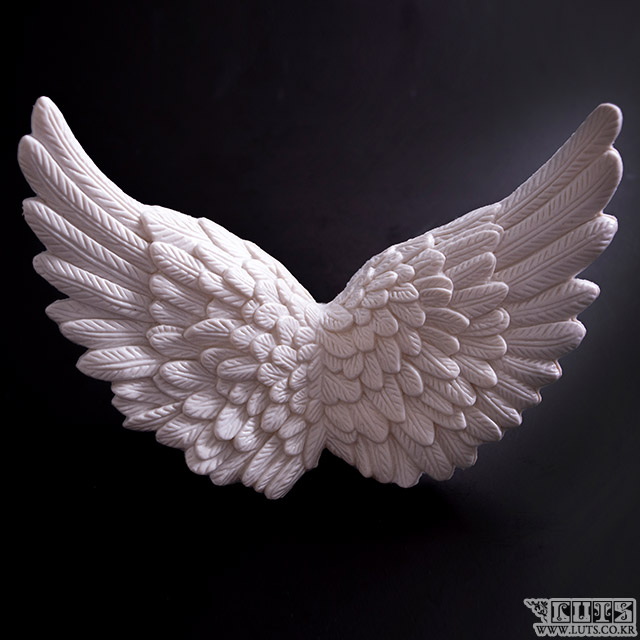 Featherlike Wings L